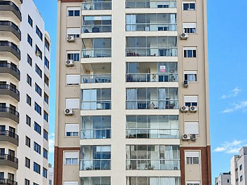 Apartamento Semimobiliado no Centro